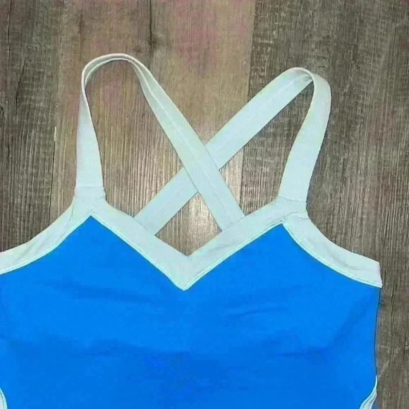 Lululemon Run: Mile A Minute Tank
Beach Blanket Blue / Aquamarine size 6 - Picture 11 of 15